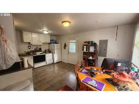 260 Pleasant Avenue Roseburg OR 97470