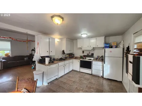260 Pleasant Avenue Roseburg OR 97470