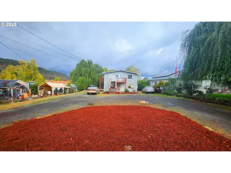 260 Pleasant Avenue Roseburg OR 97470