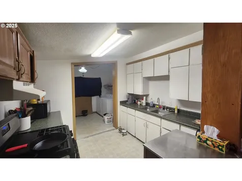 260 Pleasant Avenue Roseburg OR 97470