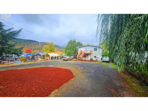 260 Pleasant Avenue Roseburg OR 97470