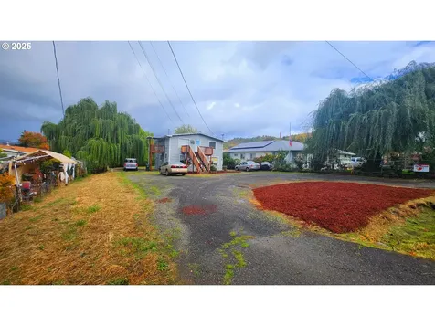 260 Pleasant Avenue Roseburg OR 97470