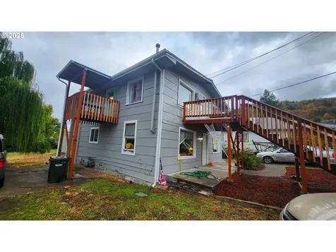 260 Pleasant Avenue Roseburg OR 97470