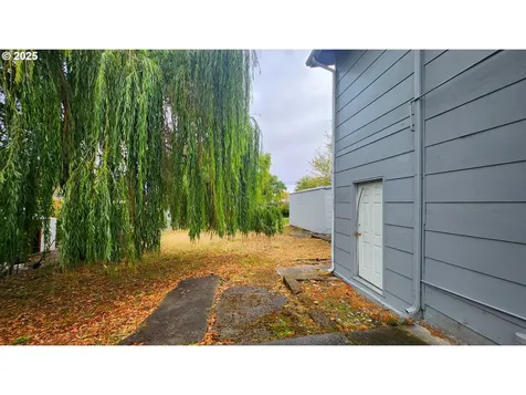 260 Pleasant Avenue Roseburg OR 97470
