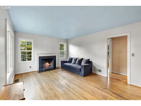 2231 SW Martha Street Portland OR 97239