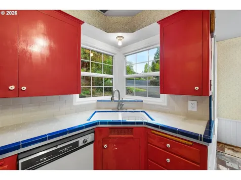2231 SW Martha Street Portland OR 97239