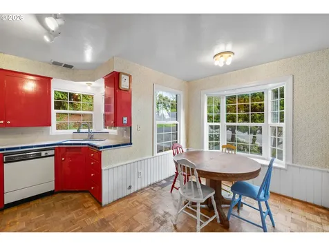 2231 SW Martha Street Portland OR 97239