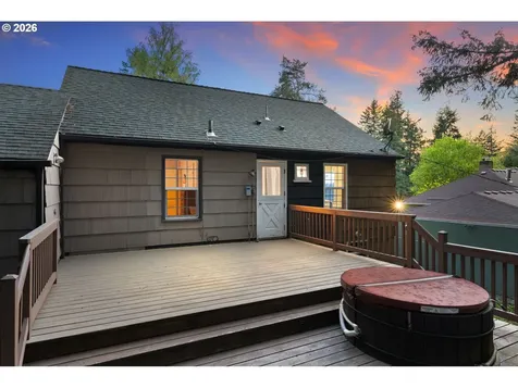 2231 SW Martha Street Portland OR 97239