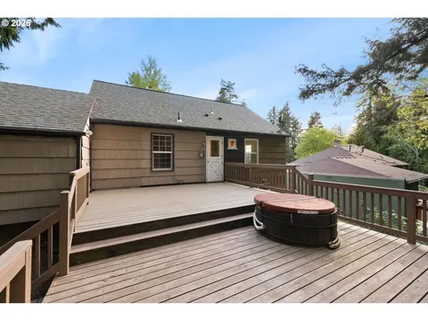 2231 SW Martha Street Portland OR 97239
