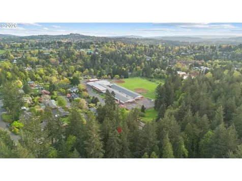 2231 SW Martha Street Portland OR 97239