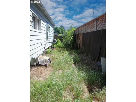 5729 SE Francis Street Portland OR 97206