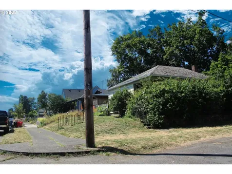 5729 SE Francis Street Portland OR 97206