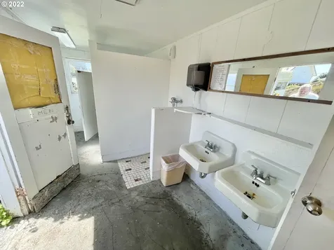 92252 Cape Arago Highway Coos Bay OR 97420