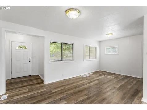 7733 NE Mason Street Portland OR 97218