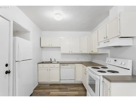 7733 NE Mason Street Portland OR 97218