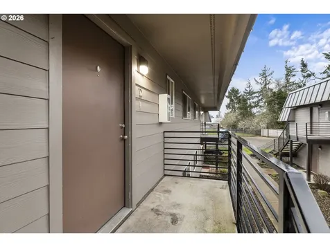 1570 James Street Woodburn OR 97071