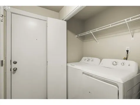 1570 James Street Woodburn OR 97071