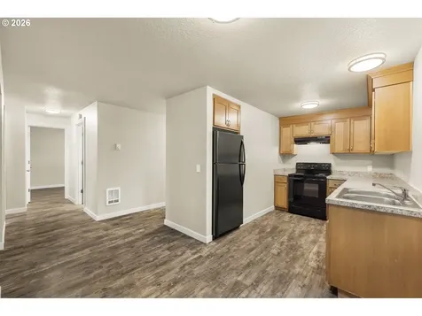 1570 James Street Woodburn OR 97071