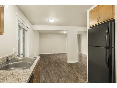 1570 James Street Woodburn OR 97071