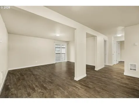 1570 James Street Woodburn OR 97071