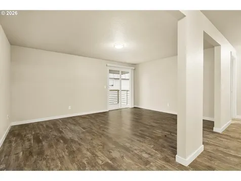 1570 James Street Woodburn OR 97071