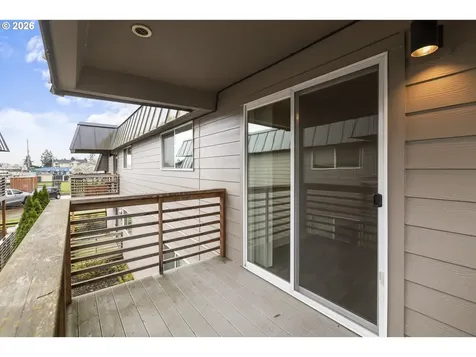 1570 James Street Woodburn OR 97071