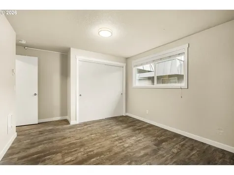 1570 James Street Woodburn OR 97071