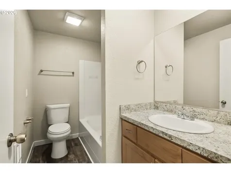 1570 James Street Woodburn OR 97071