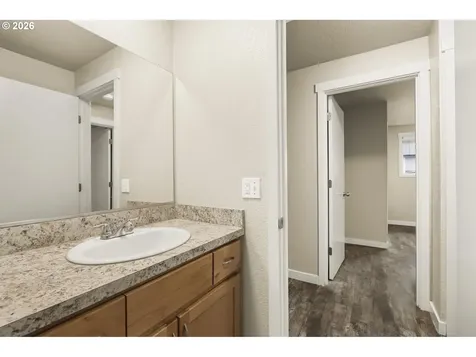 1570 James Street Woodburn OR 97071