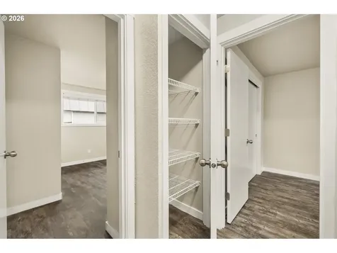 1570 James Street Woodburn OR 97071