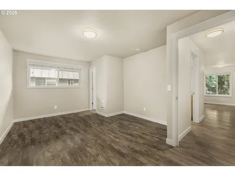 1570 James Street Woodburn OR 97071