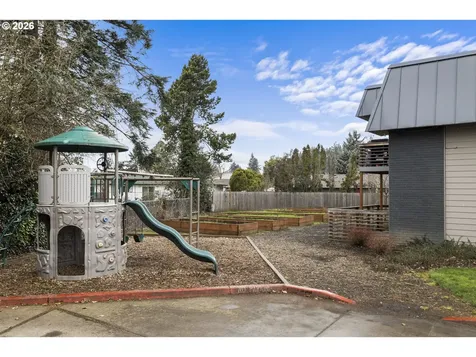 1570 James Street Woodburn OR 97071