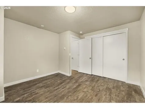 1570 James Street Woodburn OR 97071