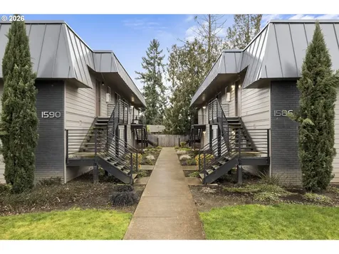 1570 James Street Woodburn OR 97071