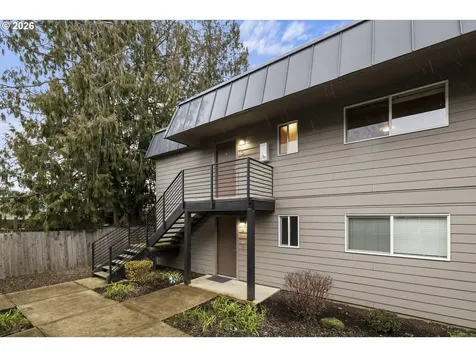 1570 James Street Woodburn OR 97071