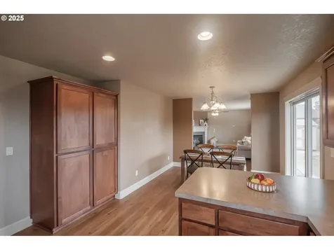 1989 S 12th Street Lebanon OR 97355
