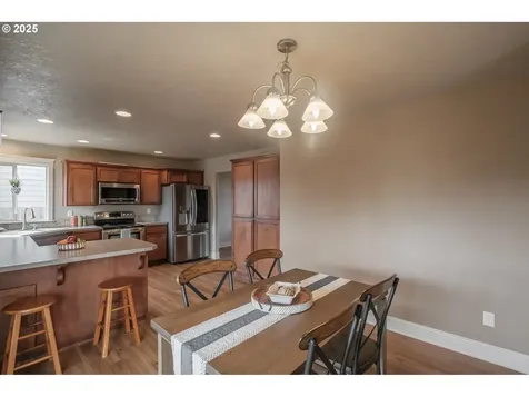 1989 S 12th Street Lebanon OR 97355