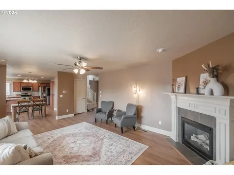 1989 S 12th Street Lebanon OR 97355