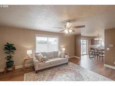 1989 S 12th Street Lebanon OR 97355