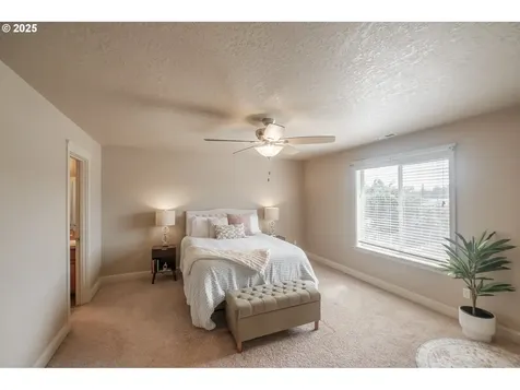 1989 S 12th Street Lebanon OR 97355