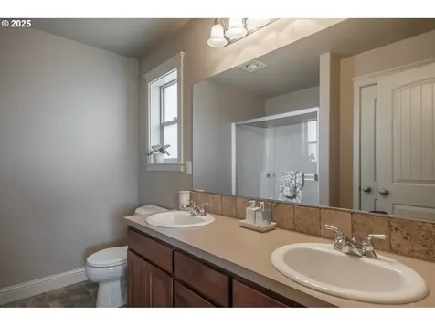 1989 S 12th Street Lebanon OR 97355