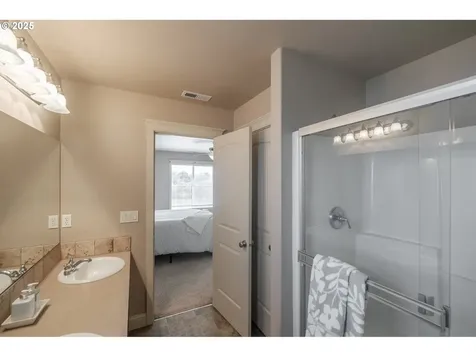 1989 S 12th Street Lebanon OR 97355