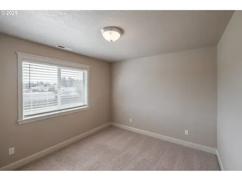 1989 S 12th Street Lebanon OR 97355