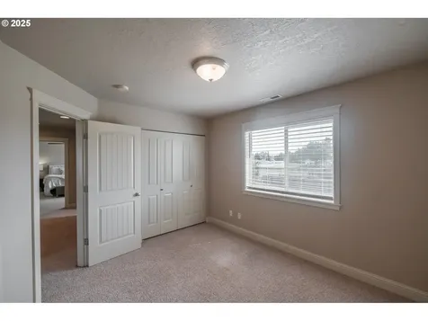 1989 S 12th Street Lebanon OR 97355