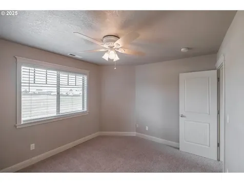 1989 S 12th Street Lebanon OR 97355