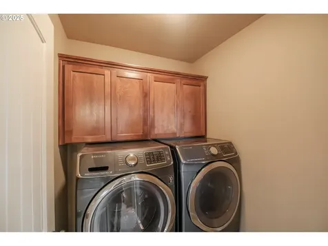 1989 S 12th Street Lebanon OR 97355