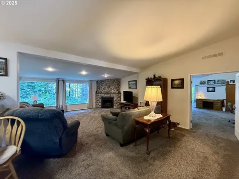 1586 Pennsylvania Place Coos Bay OR 97420