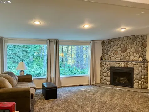 1586 Pennsylvania Place Coos Bay OR 97420