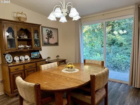 1586 Pennsylvania Place Coos Bay OR 97420