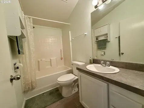 1586 Pennsylvania Place Coos Bay OR 97420